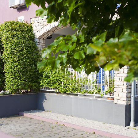 Apartments & Rooms Nikolic Fazana Exterior photo