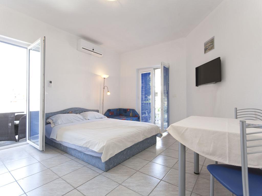 Apartments & Rooms Nikolic Fazana Exterior photo