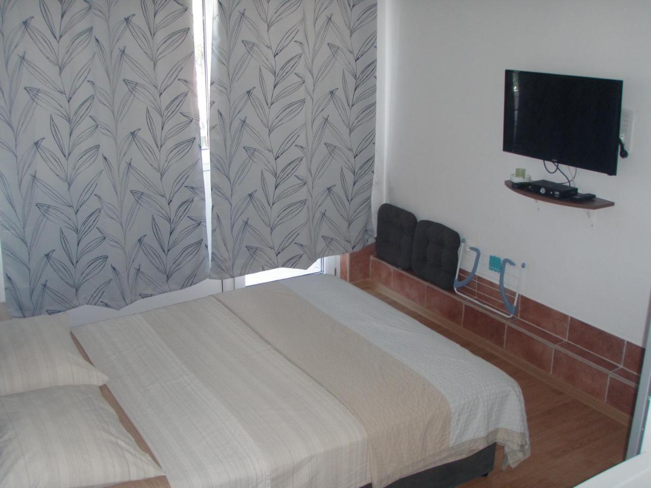 Apartments & Rooms Nikolic Fazana Exterior photo